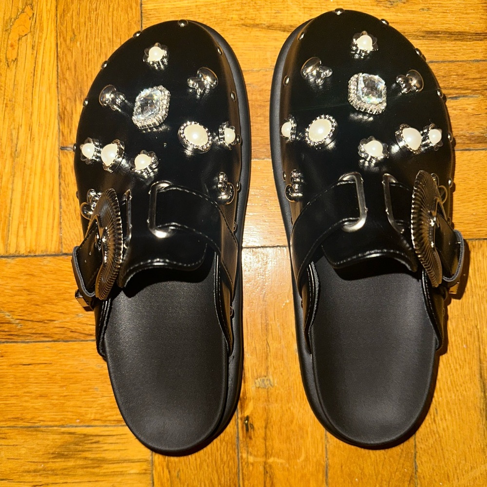 Women Clog Rhinestones Shiny Black Slippers  size 8 New